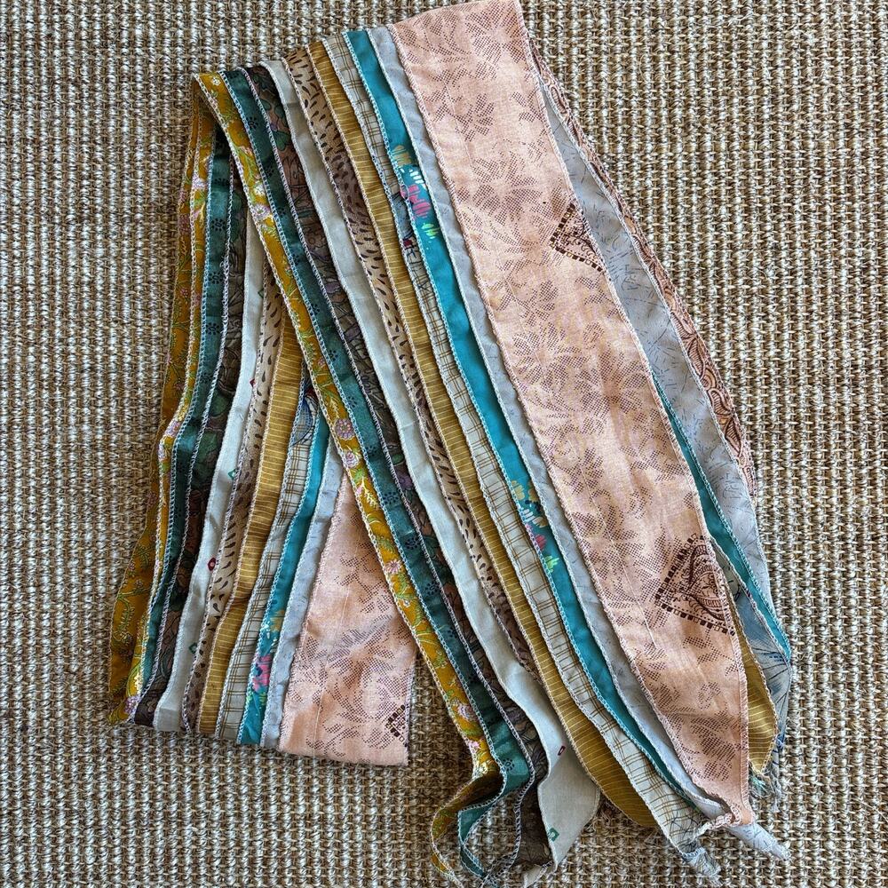 🌿 100% Silk Kantha Patchwork Scarf - image 7